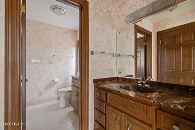 4318 Country Club Drive N, Wilson, NC 27896