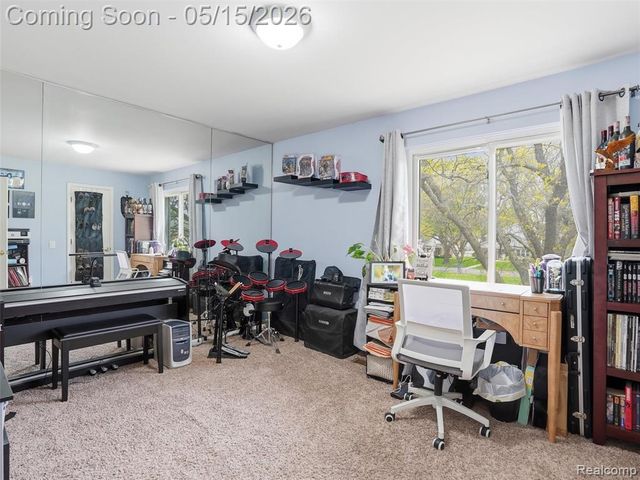 42231 Toddmark Lane, Clinton Township, MI 48038