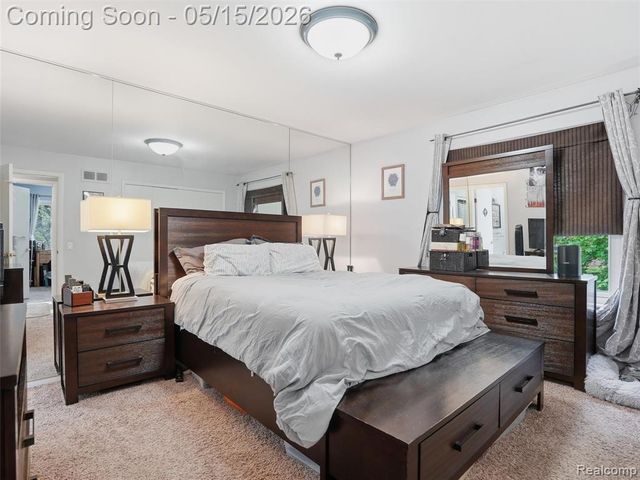 42231 Toddmark Lane, Clinton Township, MI 48038