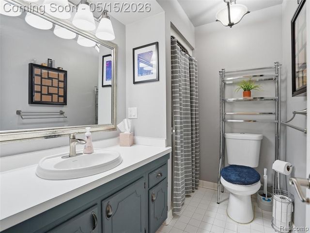 42231 Toddmark Lane, Clinton Township, MI 48038