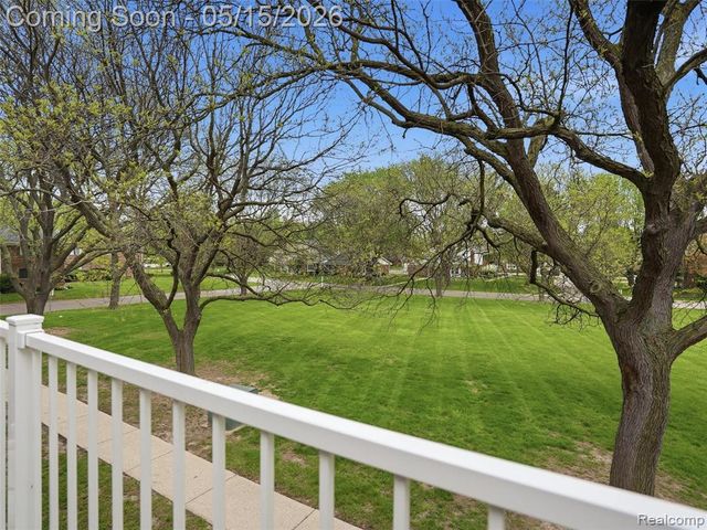 42231 Toddmark Lane, Clinton Township, MI 48038