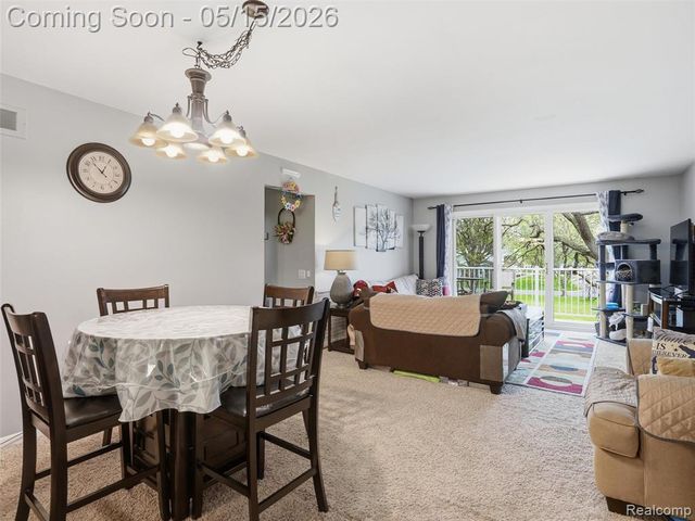 42231 Toddmark Lane, Clinton Township, MI 48038