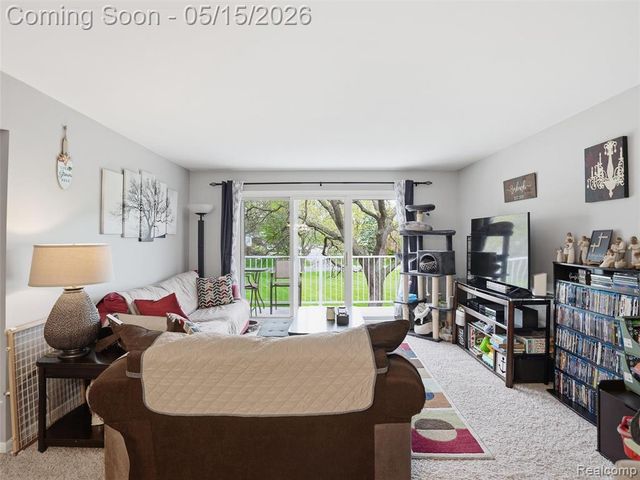 42231 Toddmark Lane, Clinton Township, MI 48038