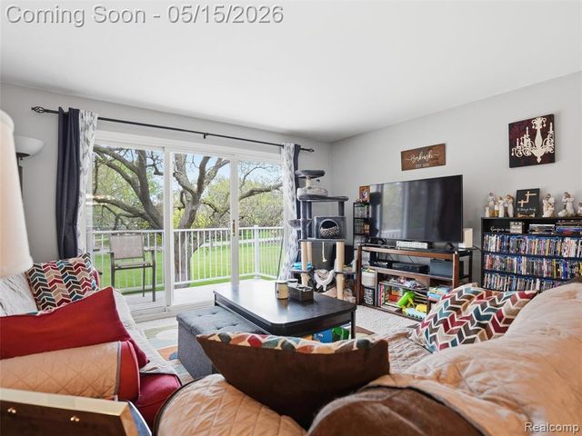 42231 Toddmark Lane, Clinton Township, MI 48038