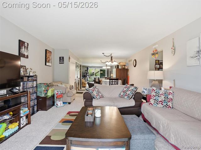 42231 Toddmark Lane, Clinton Township, MI 48038