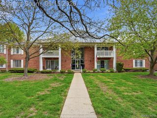 42231 Toddmark Lane, Clinton Township, MI 48038
