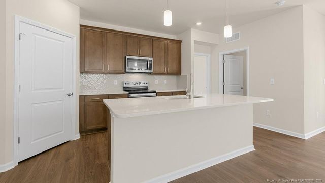 421 Thistle Meadow Lane, Aberdeen, NC 28315