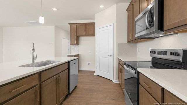 421 Thistle Meadow Lane, Aberdeen, NC 28315