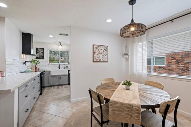 16710 Nina Drive, Friendswood, TX 77546