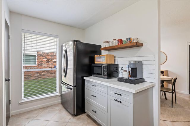 16710 Nina Drive, Friendswood, TX 77546