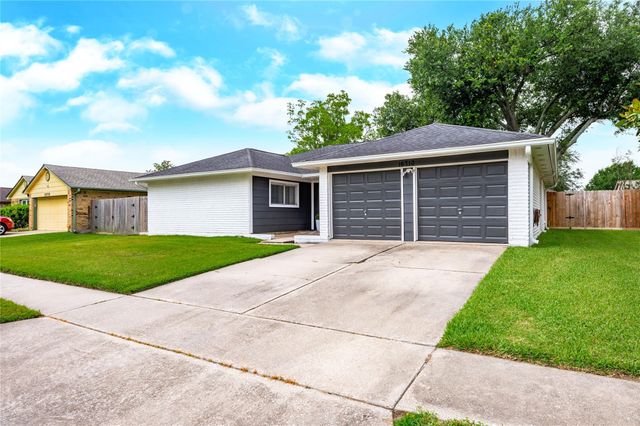 16710 Nina Drive, Friendswood, TX 77546