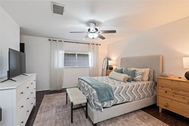 16710 Nina Drive, Friendswood, TX 77546
