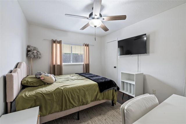 16710 Nina Drive, Friendswood, TX 77546