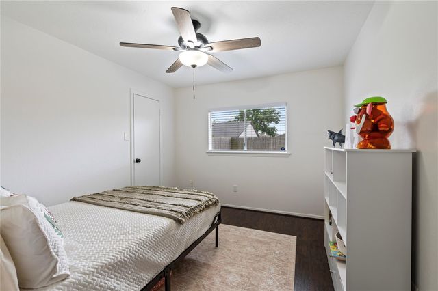 16710 Nina Drive, Friendswood, TX 77546