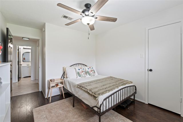 16710 Nina Drive, Friendswood, TX 77546