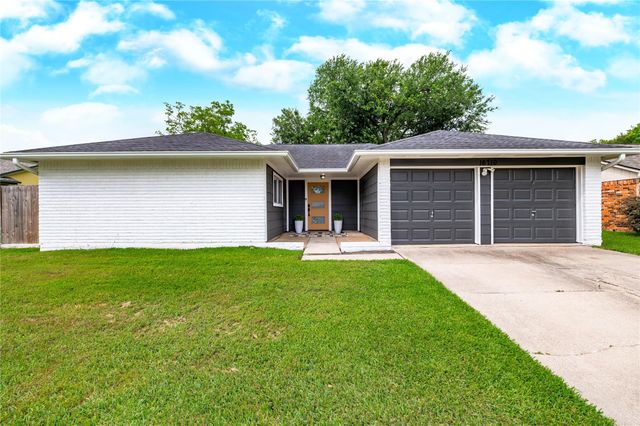 16710 Nina Drive, Friendswood, TX 77546