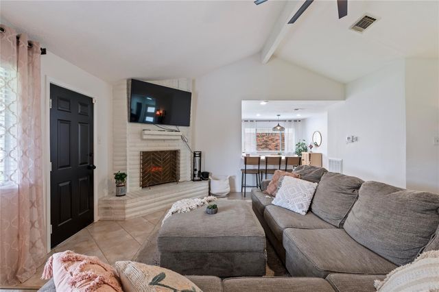 16710 Nina Drive, Friendswood, TX 77546