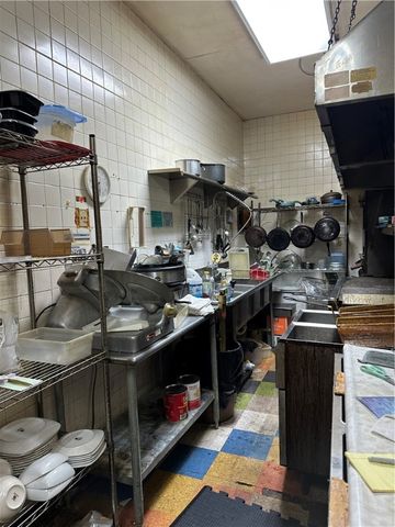 900 Park Avenue, Castle Shannon, PA 15234