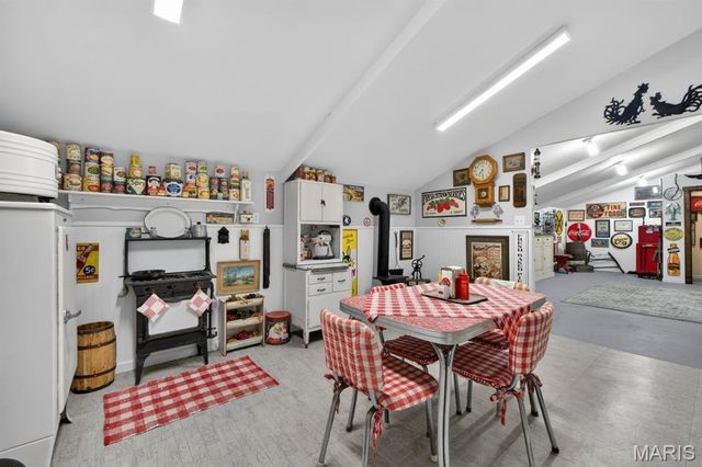 2042 Saint Paul Road, O'fallon, MO 63366