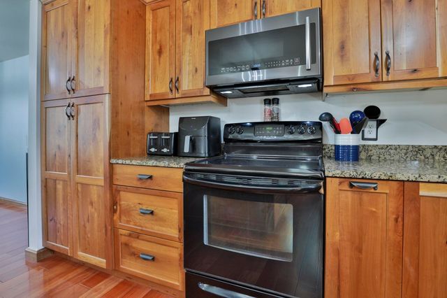317 Middle Branch Road, New Boston, NH 03070