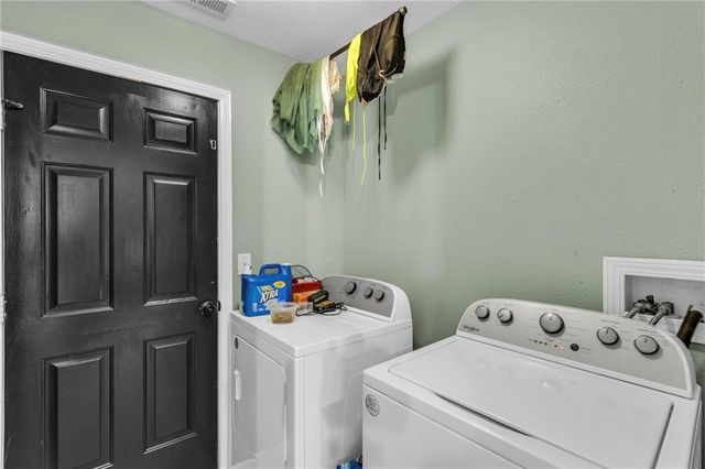 408 Eisenhower Road, Baldwin City, KS 66006