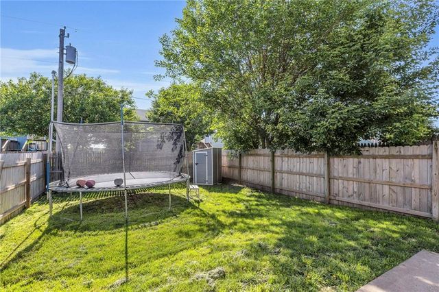 408 Eisenhower Road, Baldwin City, KS 66006