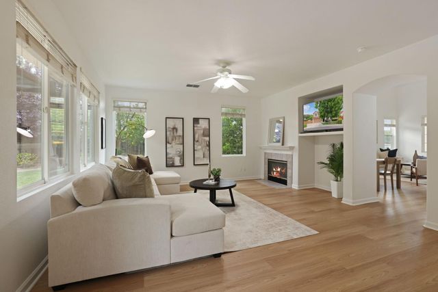 1883 Oswego Ct, Tracy, CA 95304