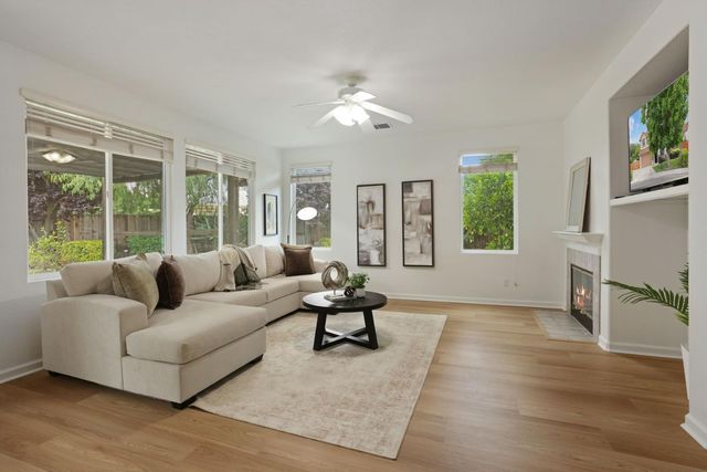 1883 Oswego Ct, Tracy, CA 95304