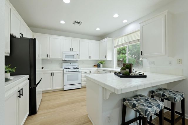 1883 Oswego Ct, Tracy, CA 95304