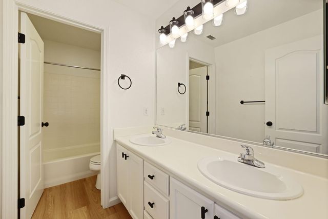 1883 Oswego Ct, Tracy, CA 95304