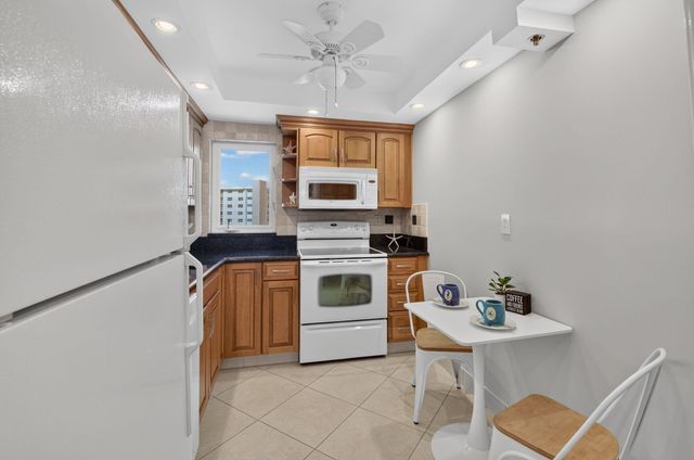 3215 S Ocean Boulevard 501, Highland Beach, FL 33487