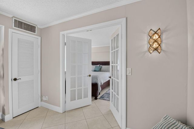 3215 S Ocean Boulevard 501, Highland Beach, FL 33487