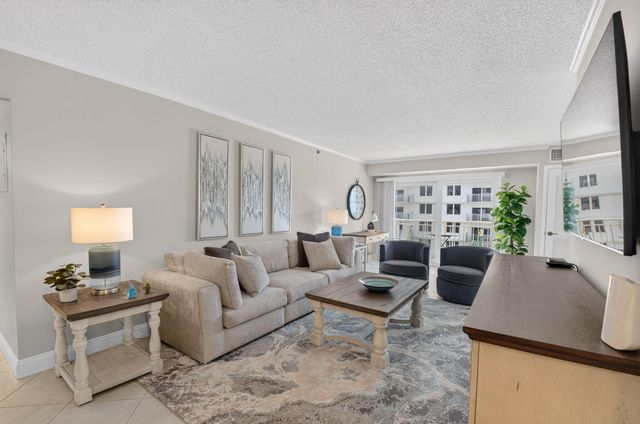 3215 S Ocean Boulevard 501, Highland Beach, FL 33487