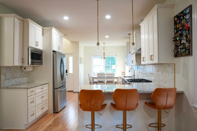 12 Kodiak Ln 12, Milford, MA 01757