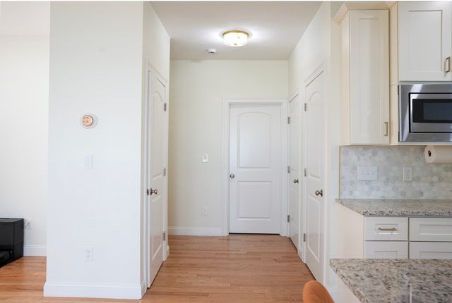 12 Kodiak Ln 12, Milford, MA 01757