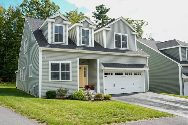 12 Kodiak Ln 12, Milford, MA 01757