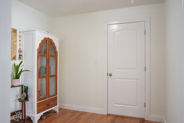 12 Kodiak Ln 12, Milford, MA 01757