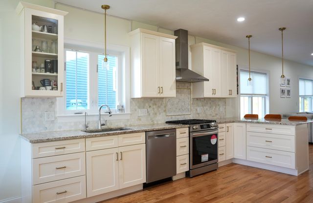 12 Kodiak Ln 12, Milford, MA 01757