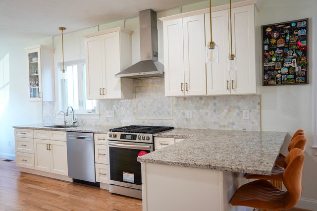 12 Kodiak Ln 12, Milford, MA 01757