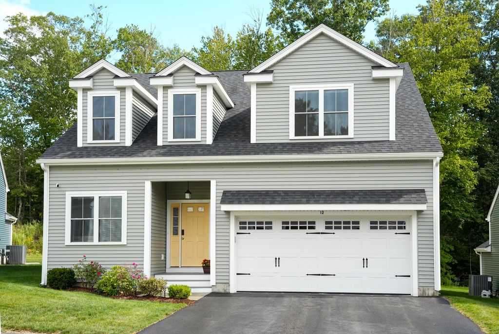 12 Kodiak Ln 12, Milford, MA 01757