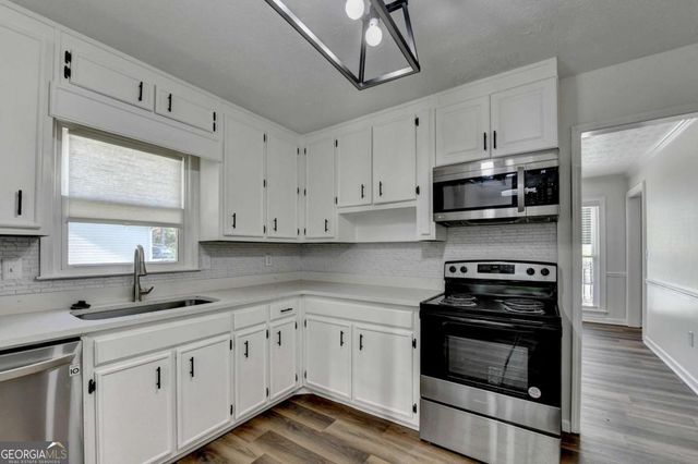 1530 Plunketts Road, Buford, GA 30519