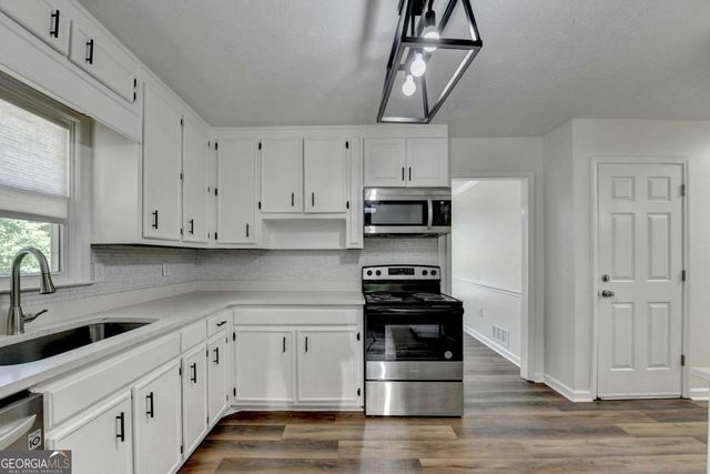 1530 Plunketts Road, Buford, GA 30519