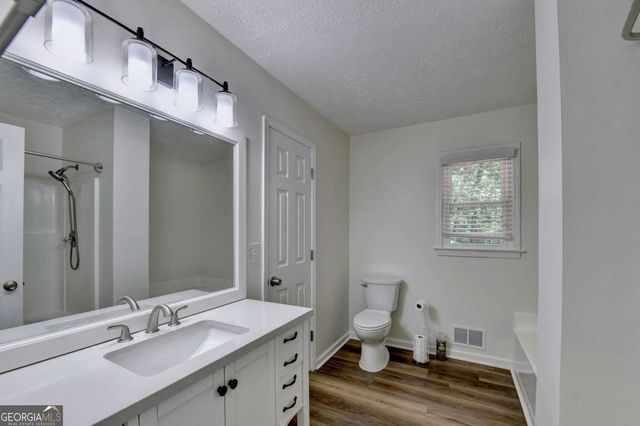 1530 Plunketts Road, Buford, GA 30519