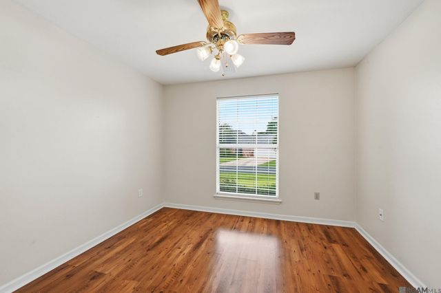 18341 Lake Indigo Dr, Baton Rouge, LA 70817