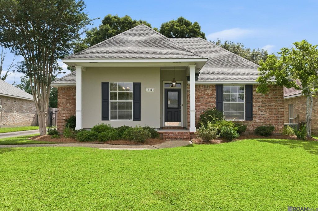 18341 Lake Indigo Dr, Baton Rouge, LA 70817