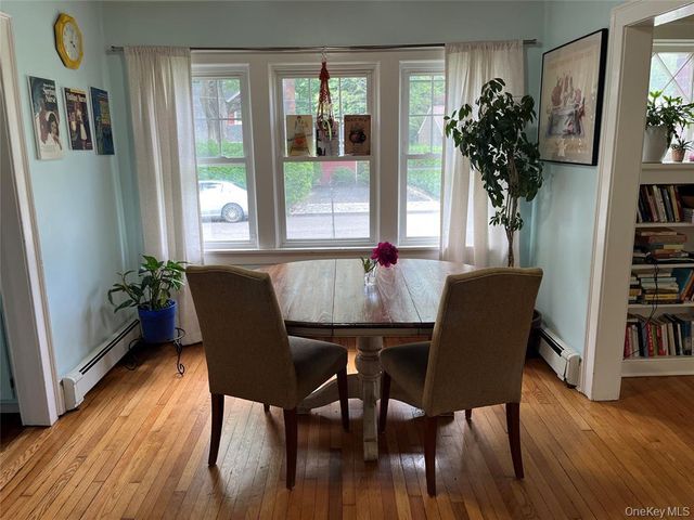 25 Willow Avenue, Huntington, NY 11743