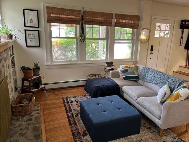 25 Willow Avenue, Huntington, NY 11743
