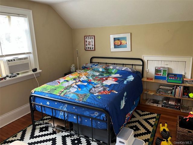 25 Willow Avenue, Huntington, NY 11743