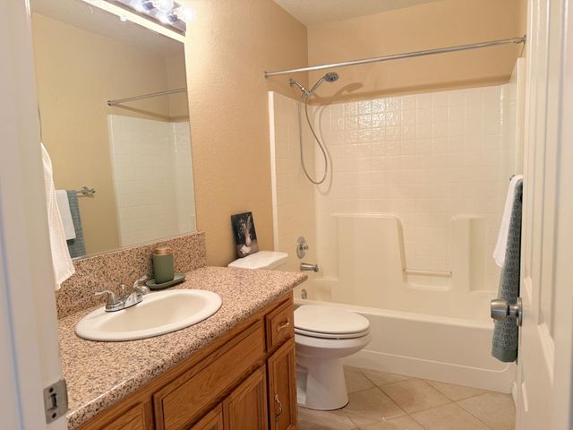 1490 Cobblestone Dr, Lincoln, CA 95648