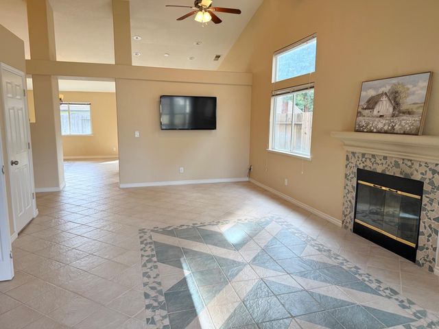 1490 Cobblestone Dr, Lincoln, CA 95648